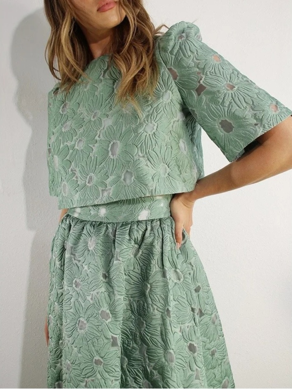 NWT Floral Embossed Crop Top & Skirt Set! Size M Gorgeous! - Picture 2 of 6